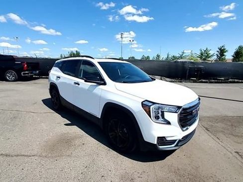 Certified 2024 GMC Terrain SLE w/ Driver Convenience Package FWD image 2