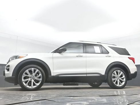 Used 2022 Ford Explorer Platinum w/ Equipment Group 601A AWD/4WD image 51