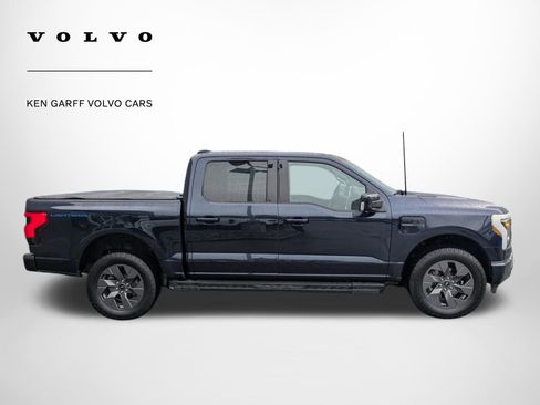 Used 2022 Ford F150 Lightning Lariat image 2