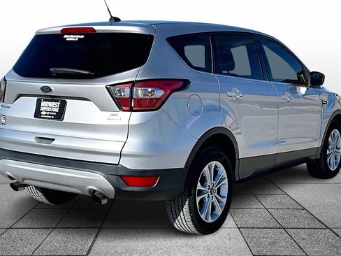 Used 2017 Ford Escape SE image 11