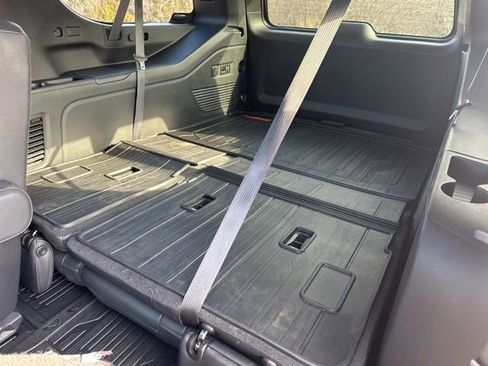 Used 2022 GMC Yukon XL Denali w/ Denali Ultimate Package image 22