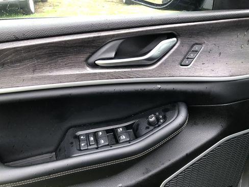 Used 2023 Jeep Grand Cherokee L Limited image 22