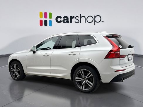 Used 2021 Volvo XC60 T5 Momentum w/ Premium Package image 3