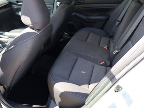 Used 2024 Nissan Altima 2.5 SV FWD image 16