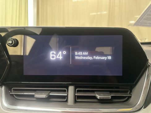 Certified 2025 Chevrolet Trax LT w/ LT Convenience Package image 31