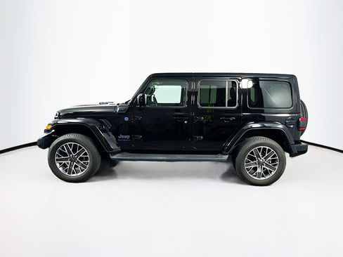 Used 2023 Jeep Wrangler Unlimited Sahara image 4
