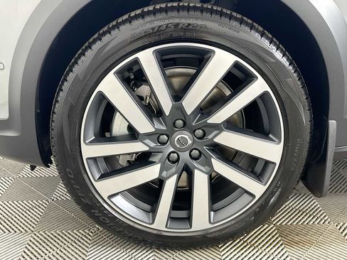 Used 2025 Volvo V90 B6 Cross Country Ultra w/ Climate Package image 29