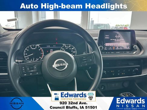 Used 2024 Nissan Rogue S AWD/4WD image 15