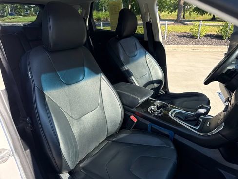Used 2015 Ford Edge Titanium w/ Equipment Group 301A AWD/4WD image 34