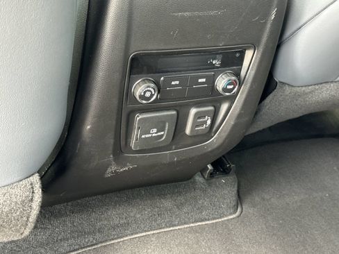 Used 2023 Buick Enclave Essence w/ Sport Touring Edition FWD image 12
