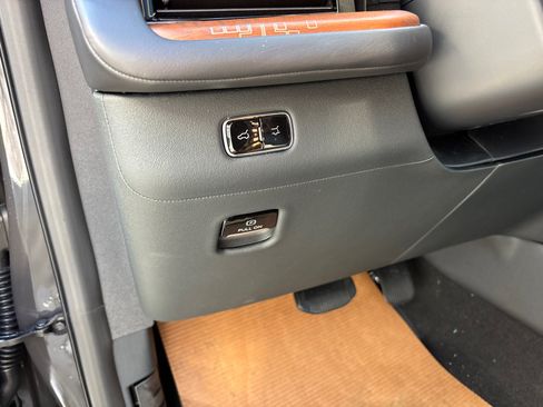 New 2025 Lincoln Navigator L Black Label image 13