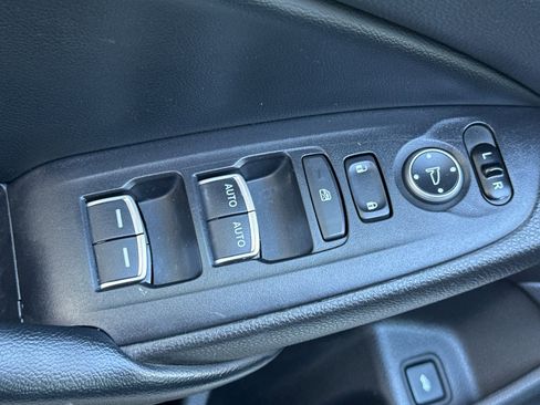 Used 2018 Honda Accord Sport image 12