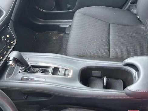Used 2018 Honda HR-V EX image 31