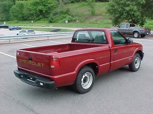 Used 2002 Chevrolet S10 Pickup 2WD Regular Cab image 6