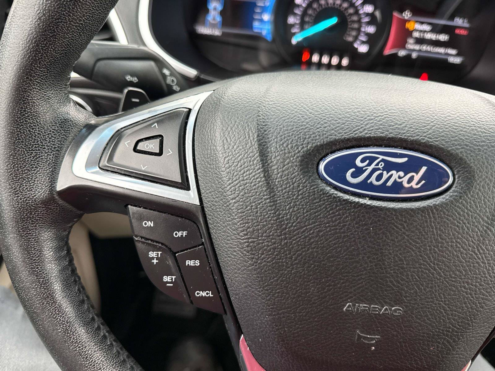 Used 2018 Ford Edge Titanium w/ Technology Package AWD/4WD image 25