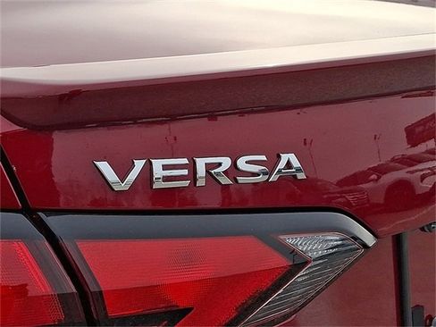 New 2025 Nissan Versa SR w/ Trunk Package image 39