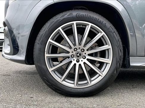 Used 2025 Mercedes-Benz GLS 450 4MATIC image 5