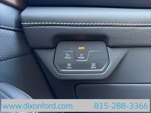 Used 2025 Volkswagen Atlas SE image 17