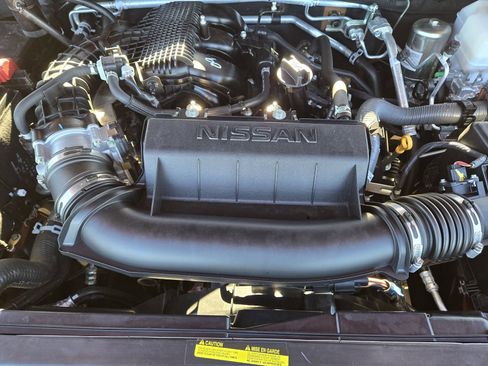 Used 2025 Nissan Frontier PRO-4X image 34