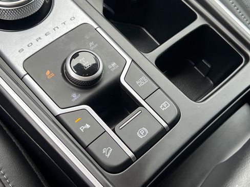 Used 2023 Kia Sorento EX image 23