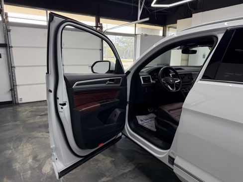 Used 2022 Volkswagen Atlas Cross Sport SEL Premium R-Line AWD/4WD image 12
