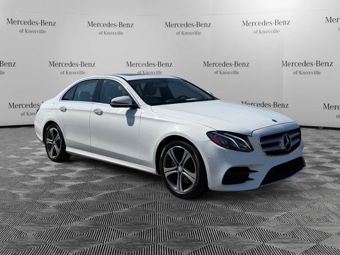 Certified 2017 Mercedes-Benz E 300 4MATIC image 7