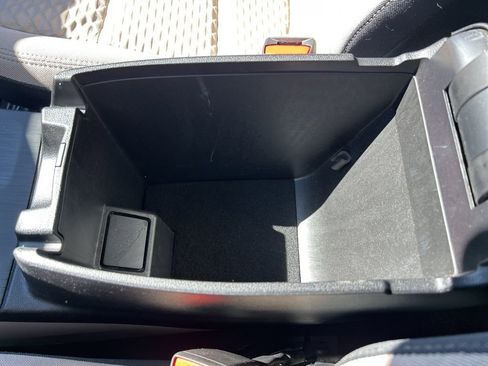 Used 2021 Ford Escape SE image 36