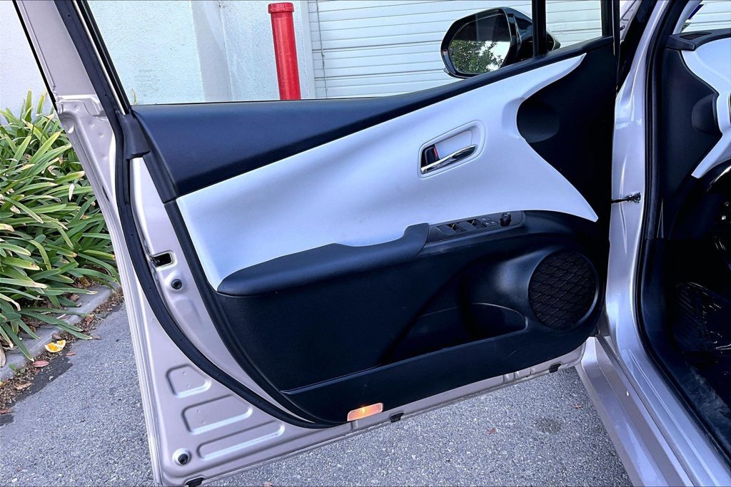 Certified 2019 Toyota Prius Prime Advanced FWD image 20