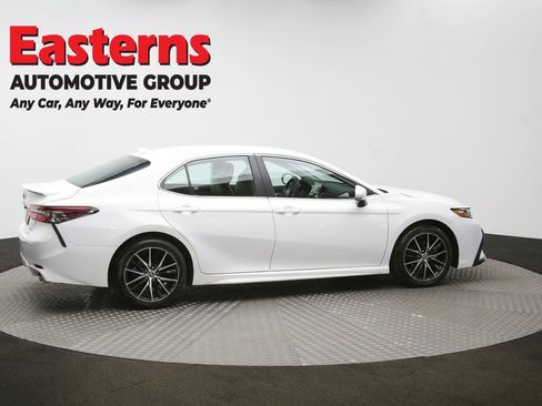 Used 2024 Toyota Camry SE image 42