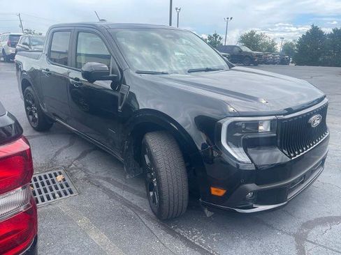 Certified 2025 Ford Maverick Lobo AWD/4WD image 2