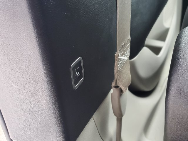 Used 2024 Chrysler Pacifica Touring-L FWD image 27