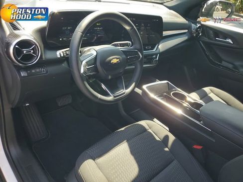 Certified 2025 Chevrolet Equinox LT AWD/4WD image 17