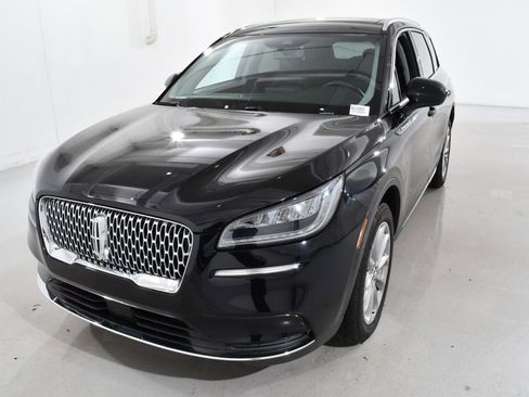 Used 2022 Lincoln Corsair AWD w/ Premium Package image 2