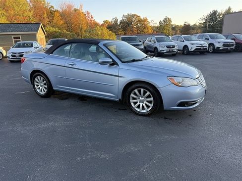 Used 2012 Chrysler 200 Touring image 4