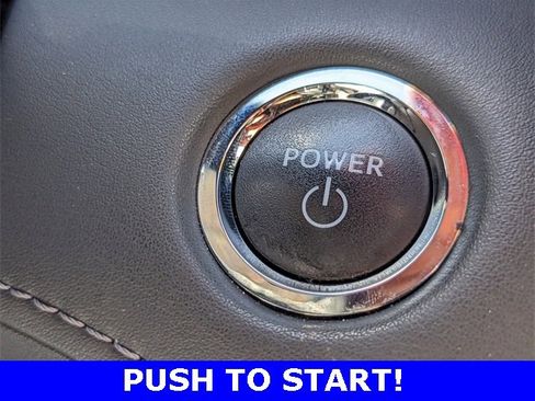 Used 2023 Toyota Highlander XLE image 10