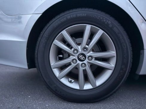 Used 2015 Hyundai Sonata SE FWD image 11