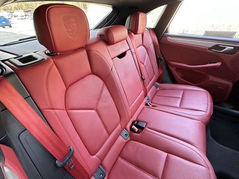 Used 2021 Porsche Macan Turbo image 44