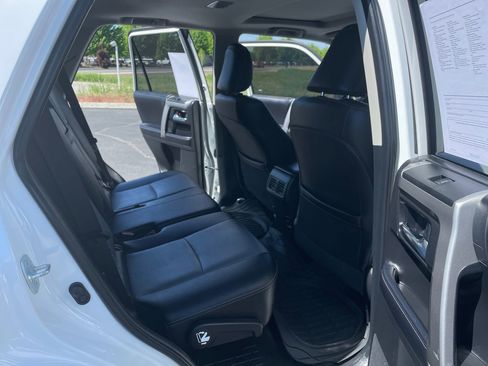 Certified 2019 Toyota 4Runner SR5 Premium AWD/4WD image 15
