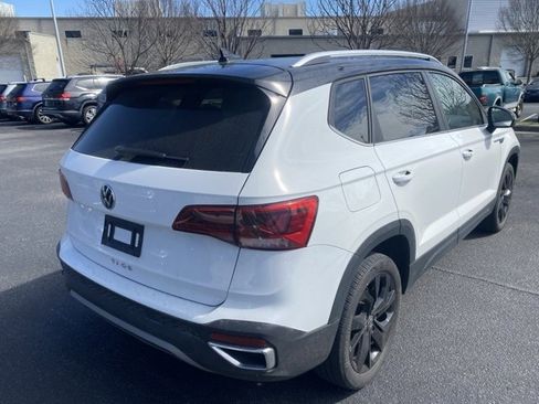 Used 2023 Volkswagen Taos SE image 16