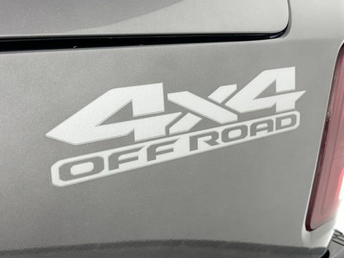 Used 2018 RAM 2500 Laramie w/ Sport Appearance Group AWD/4WD image 38