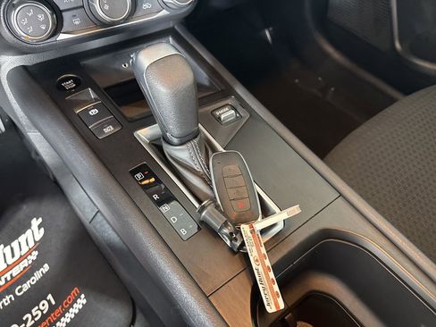 Used 2025 Nissan Kicks S image 17