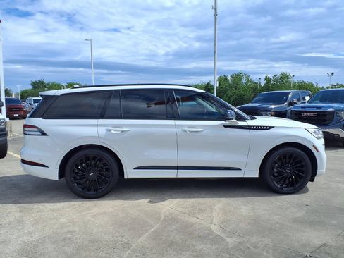 Used 2022 Lincoln Aviator Reserve w/ Equipment Group 201A RWD image 4