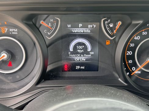 Used 2025 Jeep Gladiator Sport AWD/4WD image 31