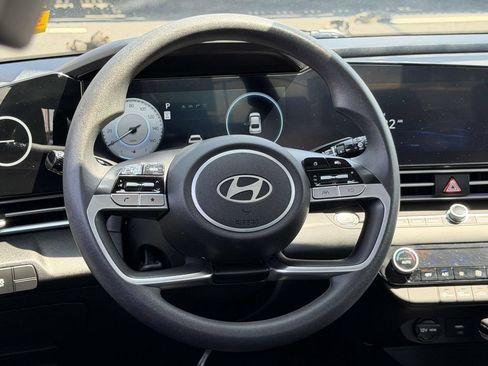 Certified 2024 Hyundai Elantra SEL FWD image 15