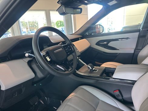 Used 2026 Land Rover Range Rover Evoque S image 9