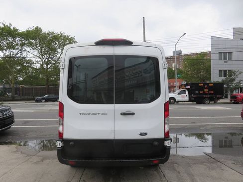 Used 2020 Ford Transit 250 Medium Roof RWD image 9