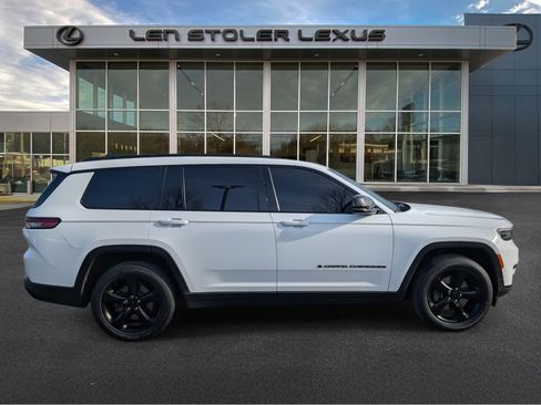 Used 2021 Jeep Grand Cherokee L Laredo image 2