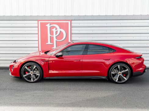 Used 2023 Porsche Taycan GTS image 43