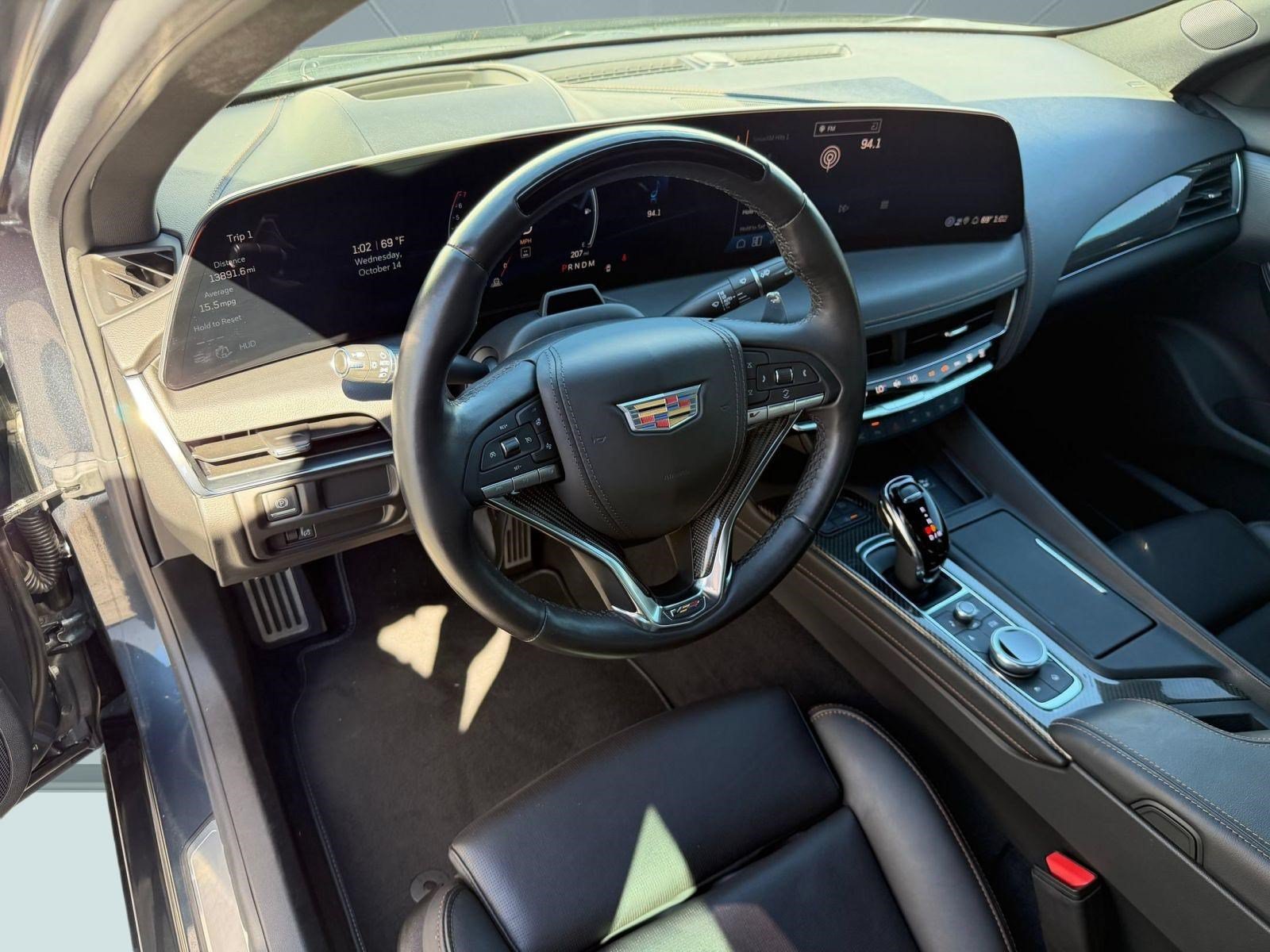 Used 2025 Cadillac CT5 V w/ LPO, ONYX Package RWD image 3