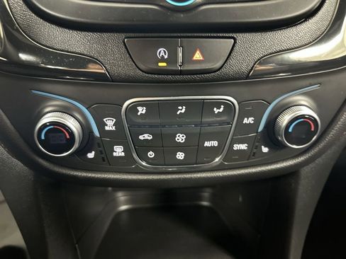 Used 2023 Chevrolet Equinox RS image 10